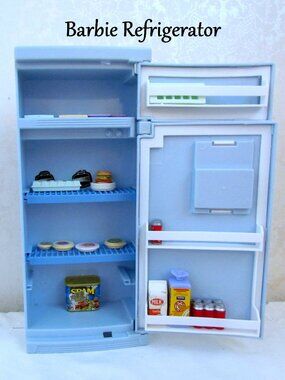 BARBIE FRIDGE w FOOD ITEMS IN REFRIGERATOR & FREEZER for a BARBIE KITCHEN, VINT.